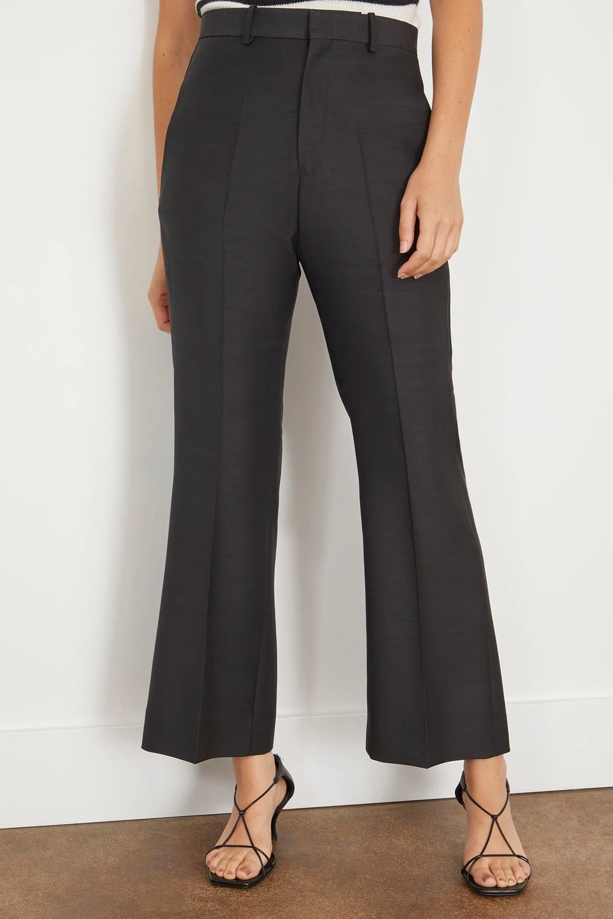 Credo Cropped Bootcut Woven Trouser in Black