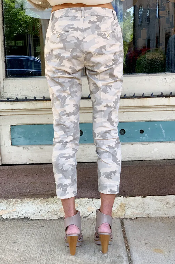 Jacqueline Capri Pants - Camo