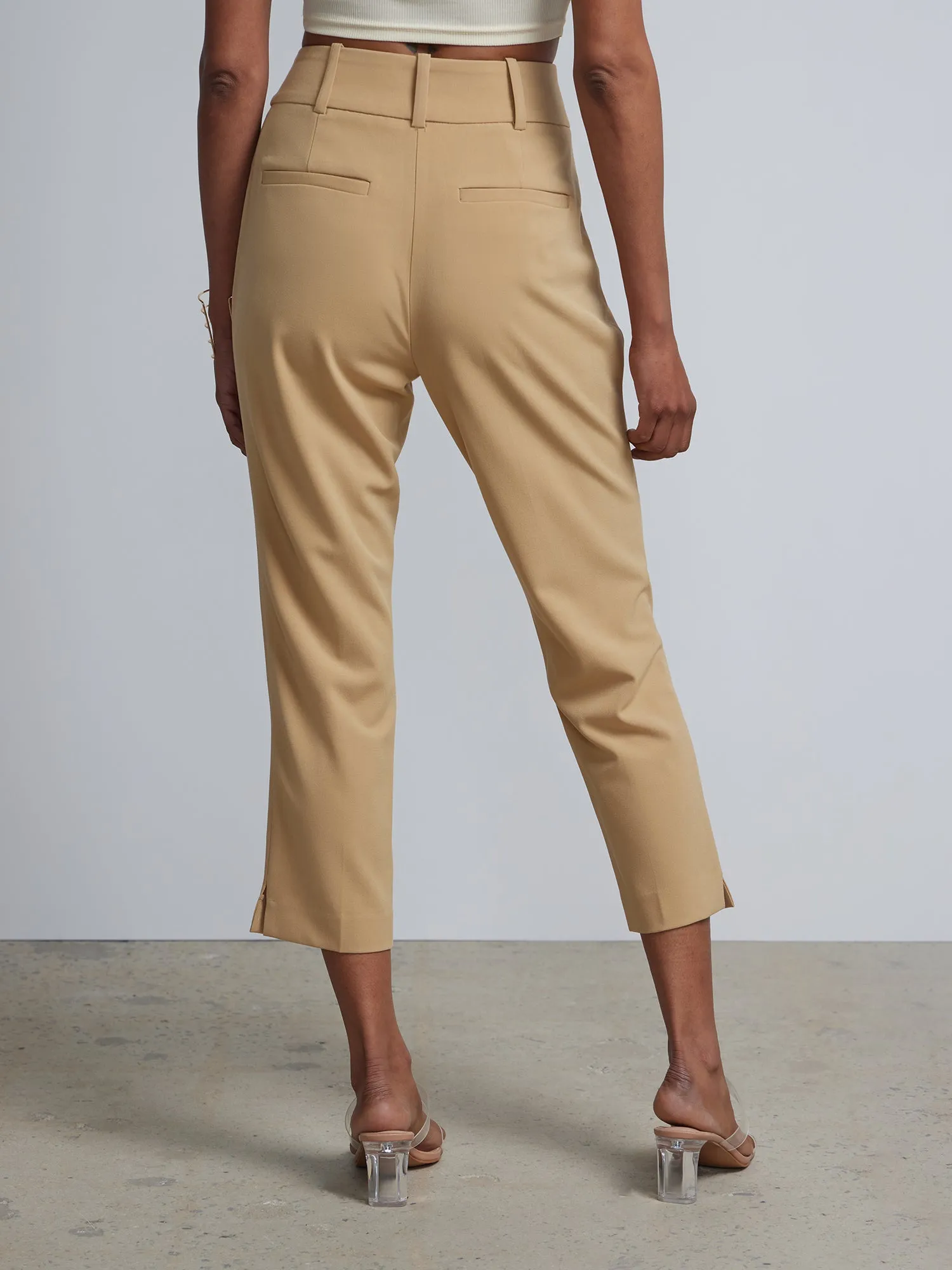 Petite Essential Stretch High Rise Capri Pant