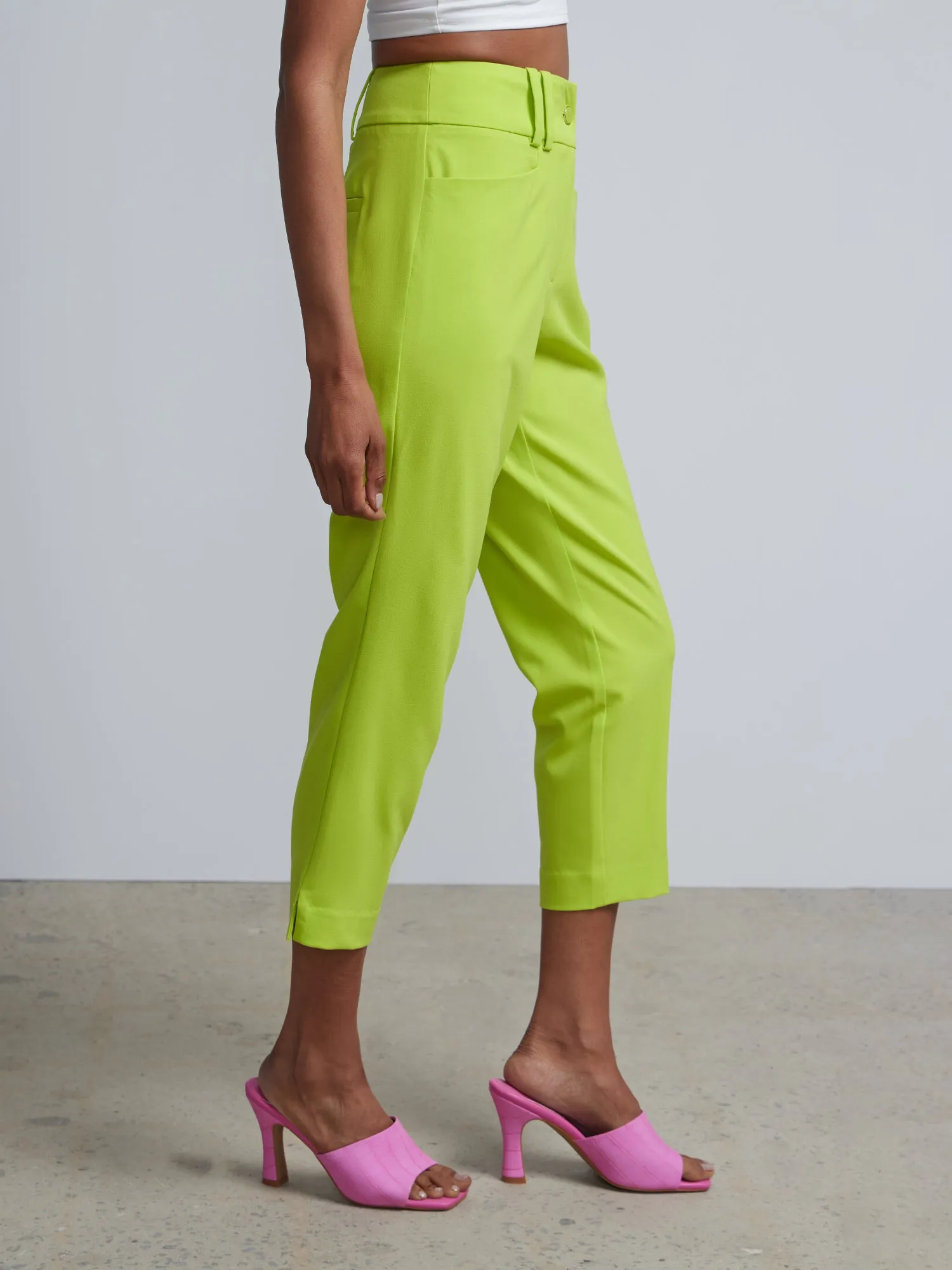 Petite Essential Stretch High Rise Capri Pant