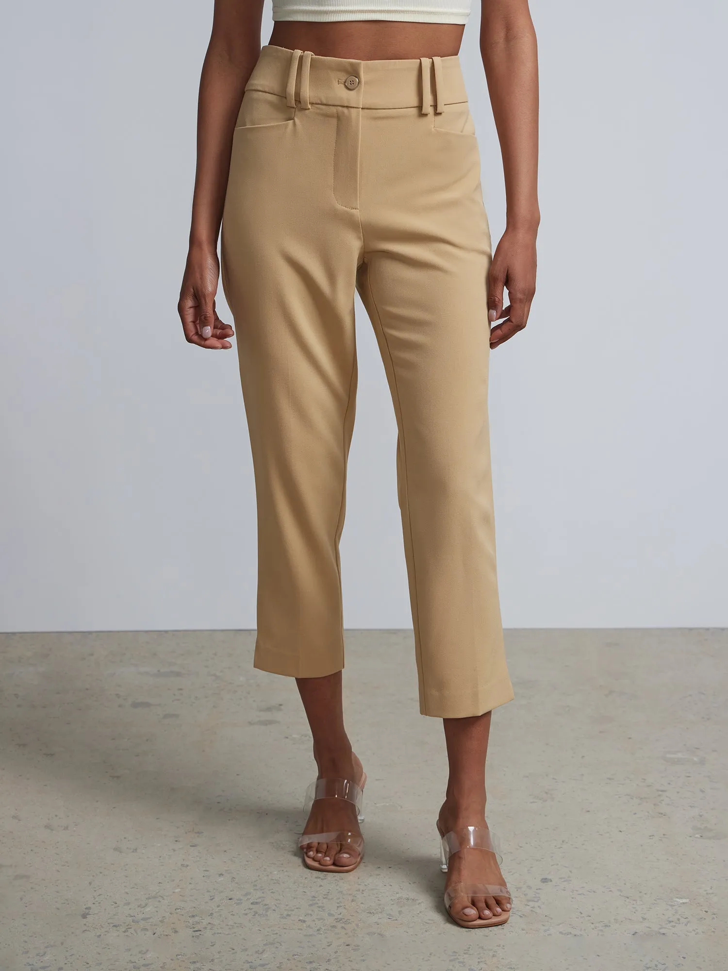 Petite Essential Stretch High Rise Capri Pant