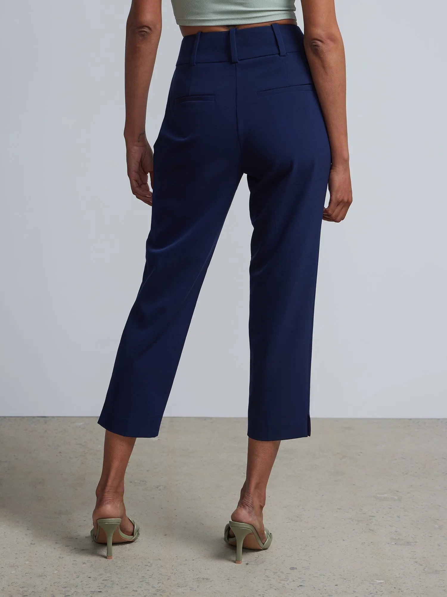 Petite Essential Stretch High Rise Capri Pant