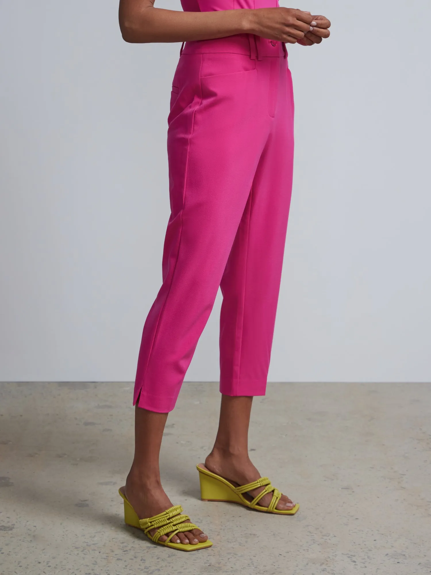 Petite Essential Stretch High Rise Capri Pant