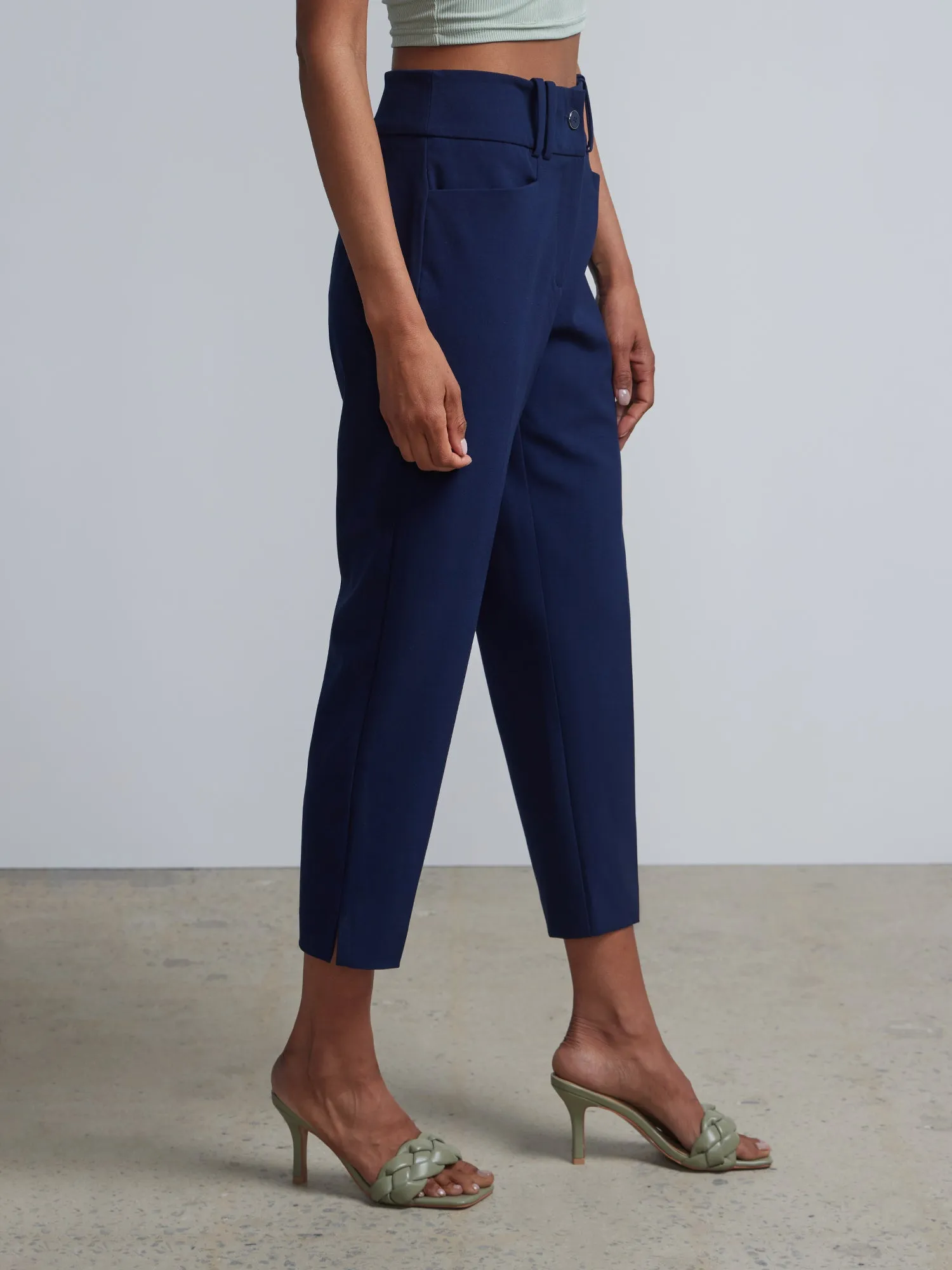 Petite Essential Stretch High Rise Capri Pant