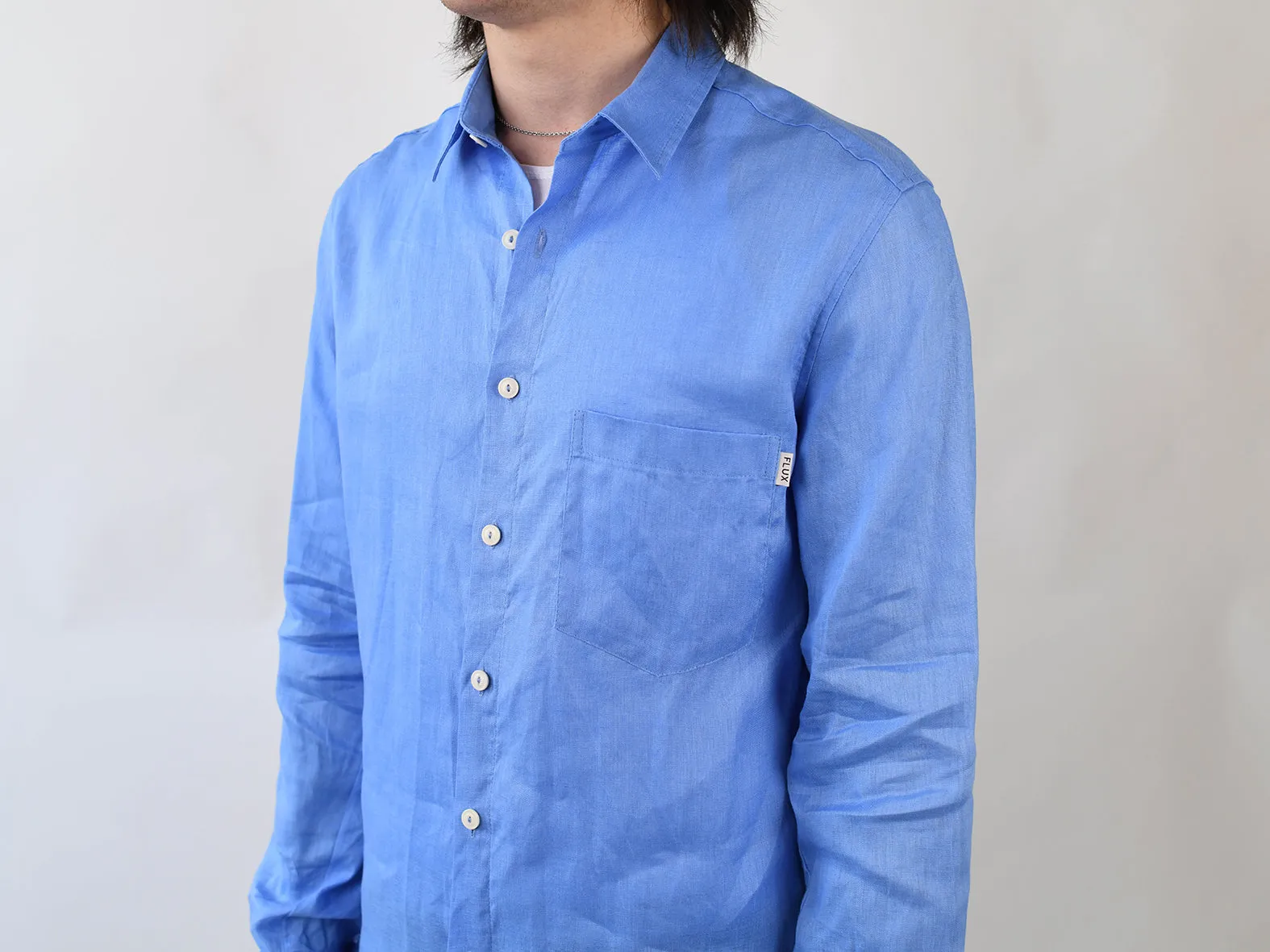 SKY BLUE. RELAXED LINEN SHIRT.