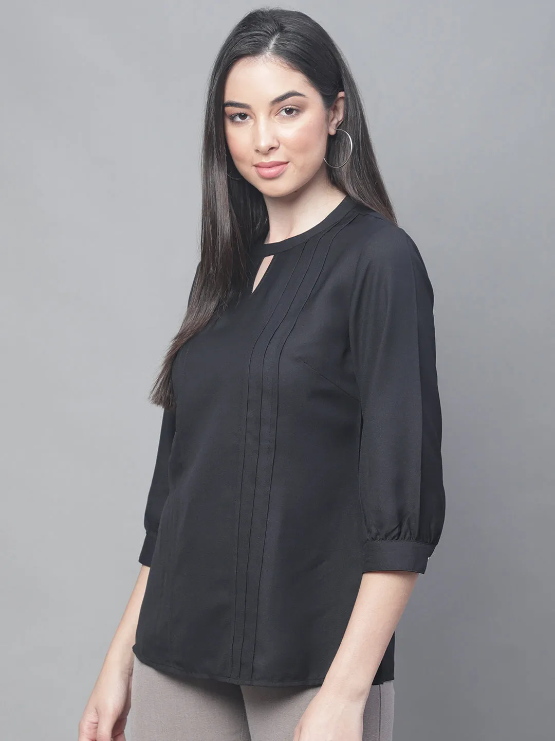 Women's Casual  Black Solid Round neck with Keyhole Tunic